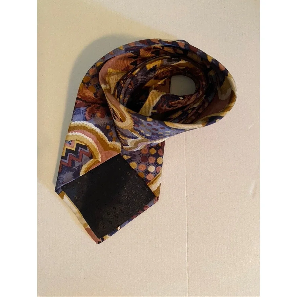 Halston III Mens Silk Necktie Abstract Geometric Floral Italian Silk Mauve Navy